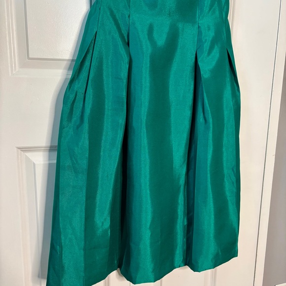 Tahari Dress with Pockets Emerald Green size 8 - Picture 2 of 11